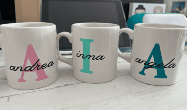 taza personalizada con nombre e inicial